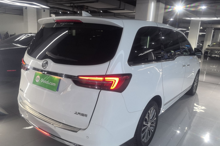 别克GL8 2021款 陆上公务舱 652T 豪华型车身外观7