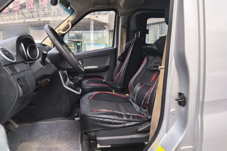 长安凯程 长安睿行M70 2018款 1.5L舒适型平顶背掀门DAM15DL中控内饰19