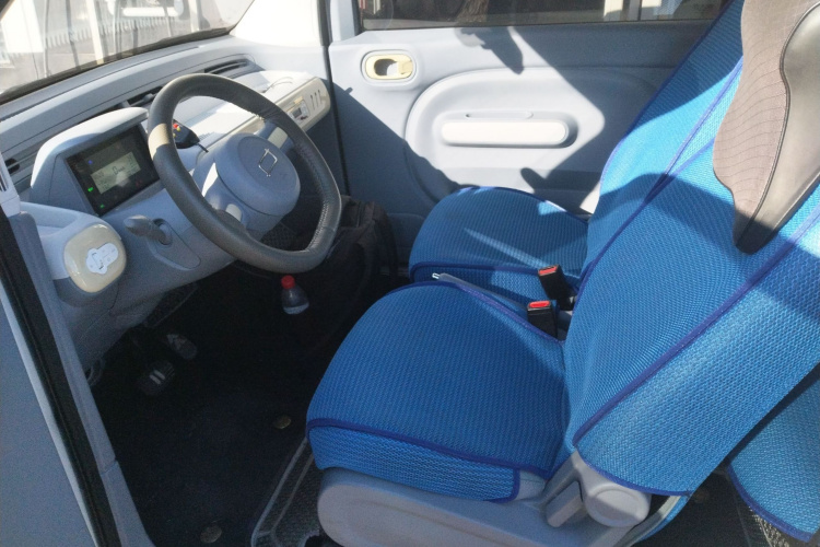 奔腾小马 2024款 170km 元气马中控内饰19