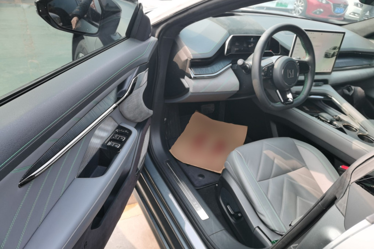 极氪001 2021款 超长续航单电机 WE版中控内饰7003