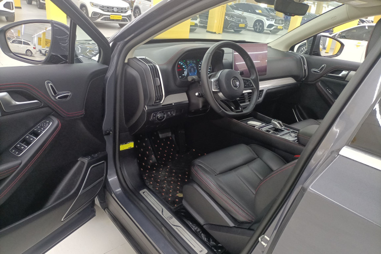 比亚迪 唐新能源 2018款 DM 2.0T 全时四驱智联创睿型 7座 国V中控内饰7003