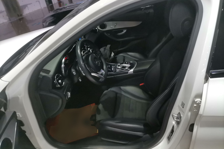 奔驰C级 2017款 C 200 运动版局部细节19