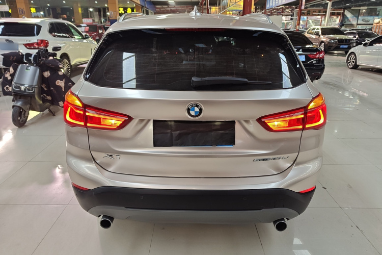 宝马X1 2019款 sDrive20Li 领先型车身外观6004