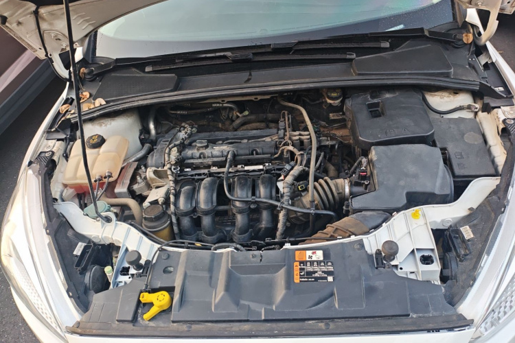 福特 福克斯 2018款 两厢经典 1.6L 自动风尚型智行版机舱底盘24