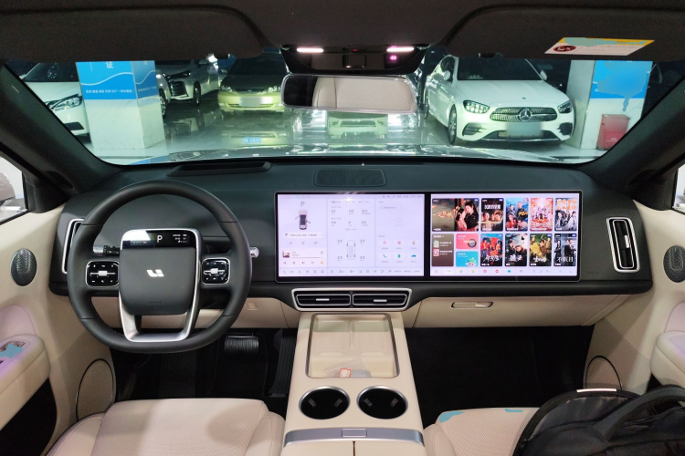 理想汽车 理想L6 2024款 Max中控内饰7002