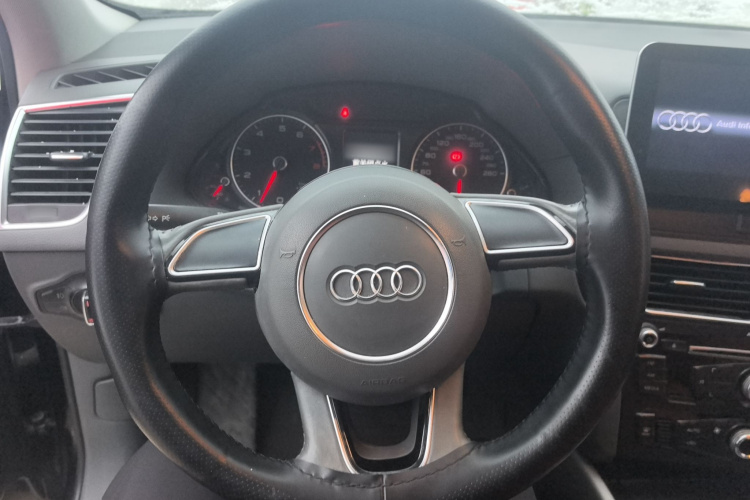 奥迪Q5 2013款 40 TFSI 进取型局部细节13