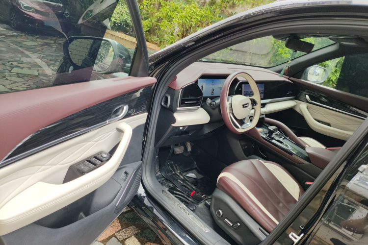 吉利汽车 星越L 2021款 2.0TD DCT EVO两驱尊贵型中控内饰20