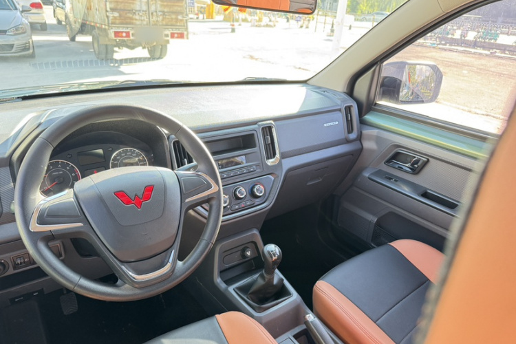 五菱汽车 五菱征途 2021款 1.5L进取型LAR中控内饰7001