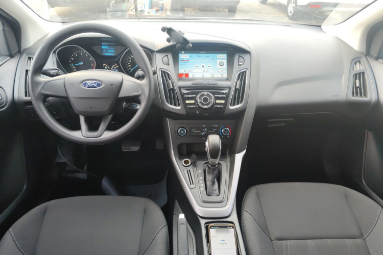 福特 福克斯 2017款 两厢 1.6L 自动舒适型智行版中控内饰12