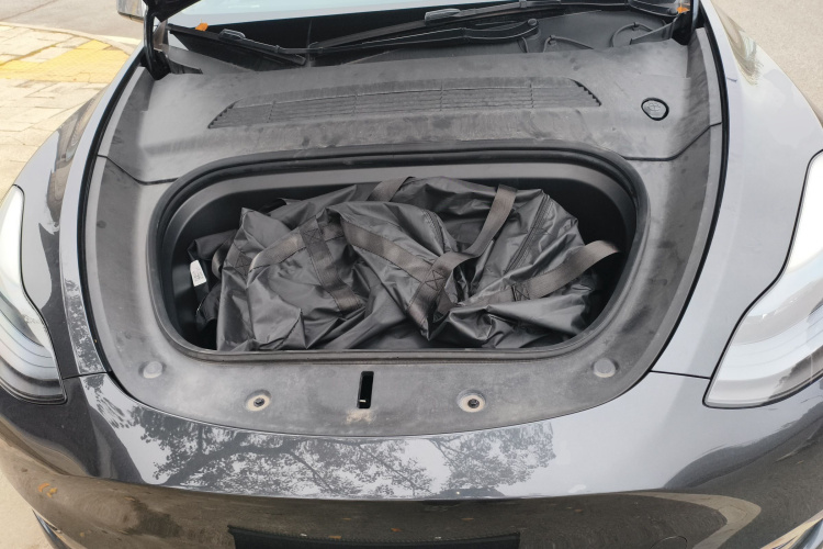 特斯拉 Model Y 2024款 长续航全轮驱动版局部细节24