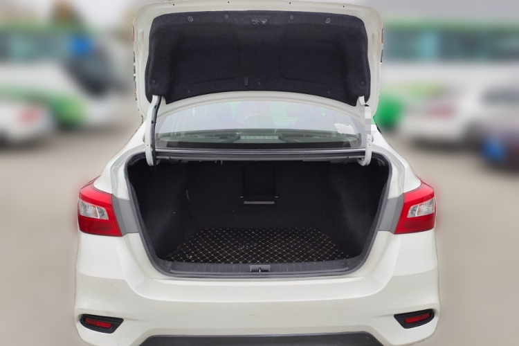 日产 轩逸 2016款 1.6XL  CVT尊享版中控内饰23