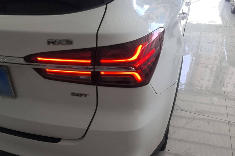 荣威RX5 2019款 20T 两驱自动Ali智联网铂金版车身外观6001