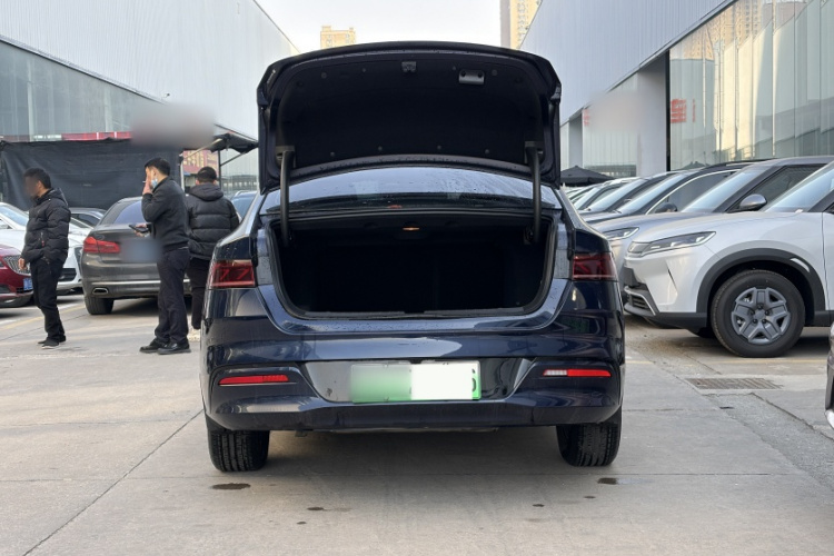 比亚迪 秦PLUS 2024款 荣耀版 DM-i 55KM领先型局部细节23