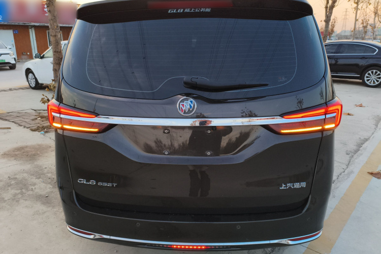别克GL8 2021款 陆上公务舱 652T 舒适型车身外观6
