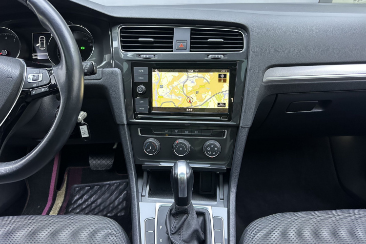 大众 高尔夫 2019款 1.6L 自动舒适型 国V中控内饰7002