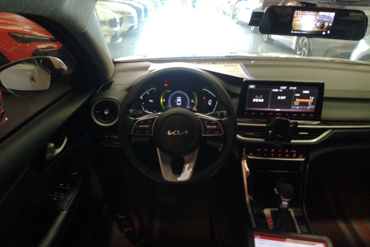 起亚K3 2021款 改款 1.5L CVT时尚版中控内饰13