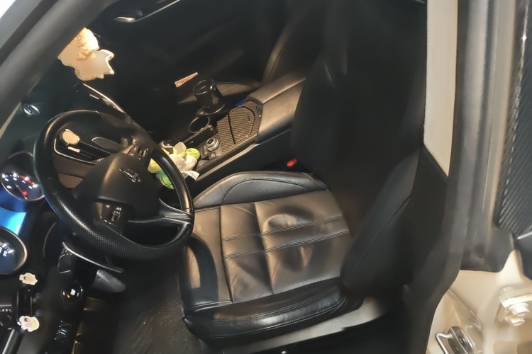 玛莎拉蒂 Ghibli 2018款 3.0T 运动版中控内饰19