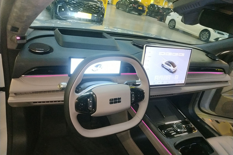 吉利银河 银河星耀8 2025款 130km EM-i 旗舰版中控内饰12