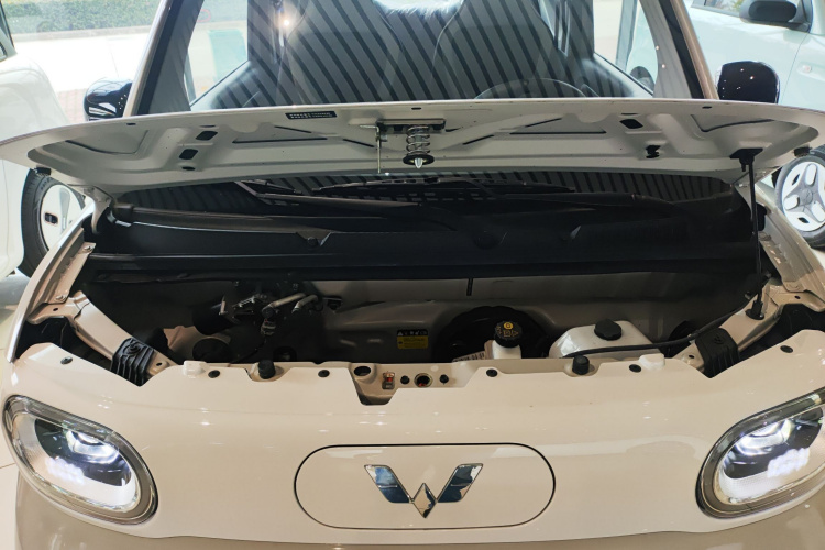 五菱汽车 宏光MINIEV 2024款 第三代 215km 青春版机舱底盘24