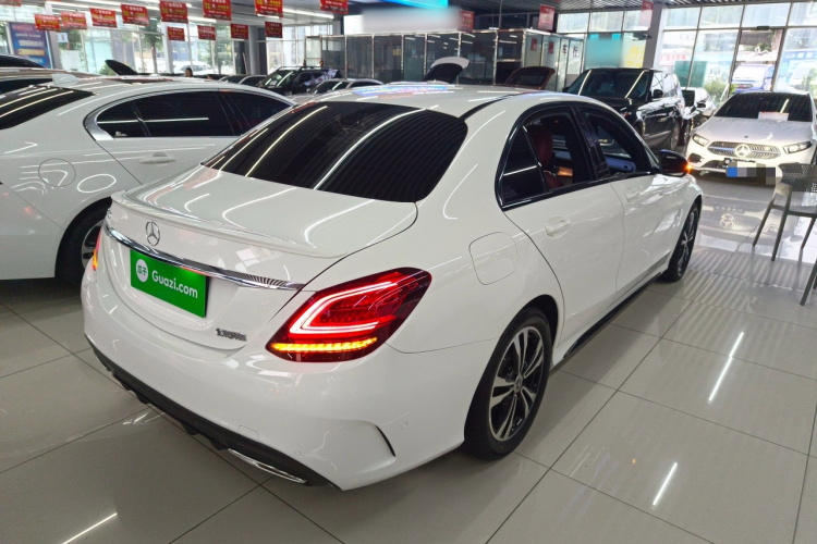 奔驰C级 2020款 C 260 运动版车身外观7