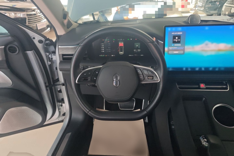 鸿蒙智行 问界M5 2022款 增程后驱标准版中控内饰13