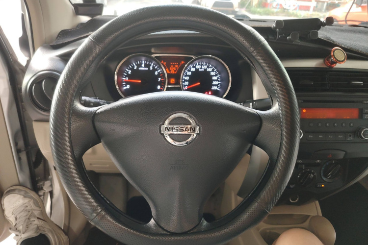 日产 骊威 2015款 1.6XE CVT舒适版局部细节13