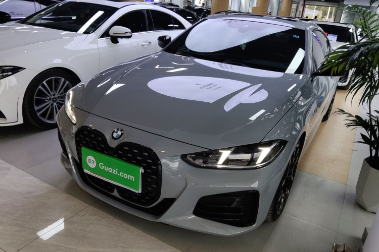 宝马4系 2024款 430i M运动曜夜套装车身外观1