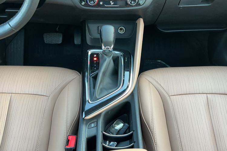 别克GL6 2021款 323T 轻混动互联豪华型局部细节18