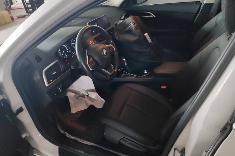 宝马1系 2019款 118i 时尚型中控内饰19