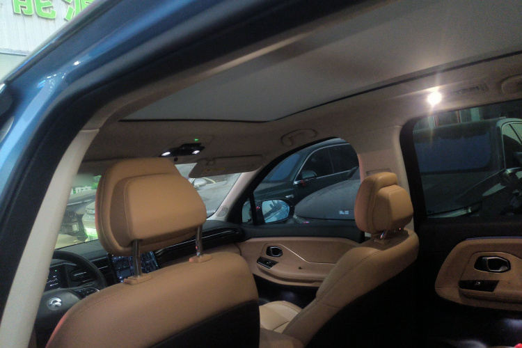 蔚来ES8 2018款 创始版中控内饰22