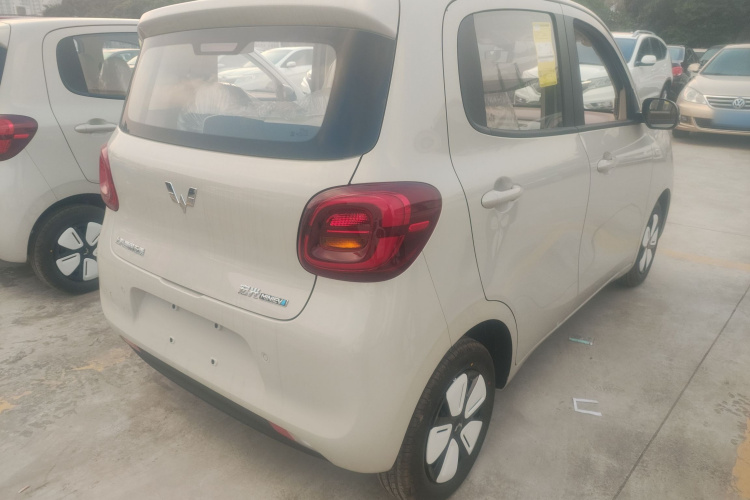 五菱汽车 宏光MINIEV 2025款 四门版 进阶款车身外观7