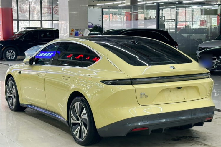 蔚来ET5 2022款 75kWh车身外观6005