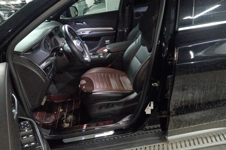 凯迪拉克XT4 2020款 改款 28T 两驱豪华型中控内饰19