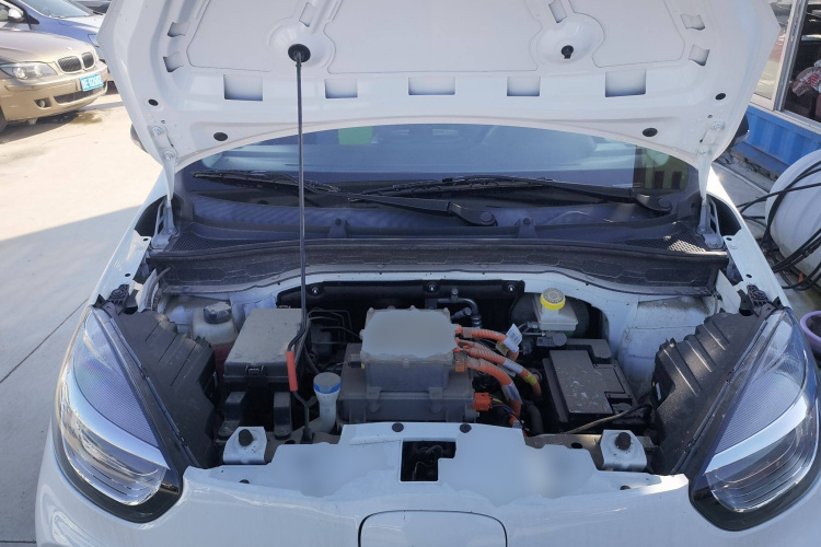 荣威 科莱威CLEVER 2021款 302km全能版机舱底盘24