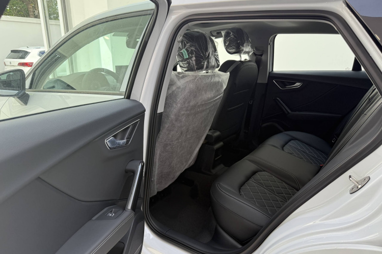 奥迪Q2L 2025款 35TFSI 时尚动感型中控内饰7004