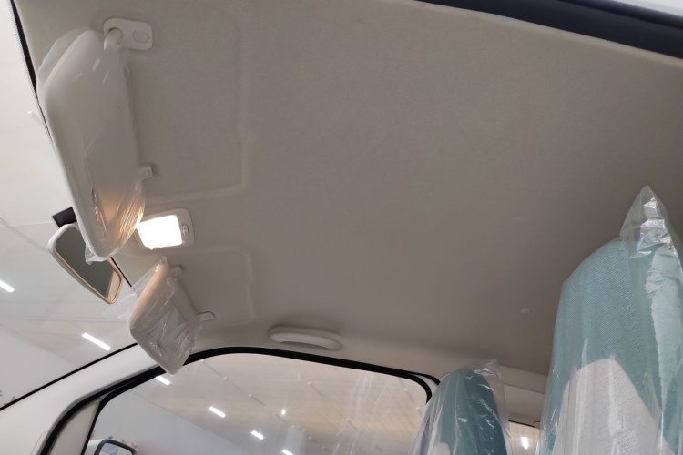 凌宝汽车 凌宝uni 2025款 微甜版 11.52kWh中控内饰22