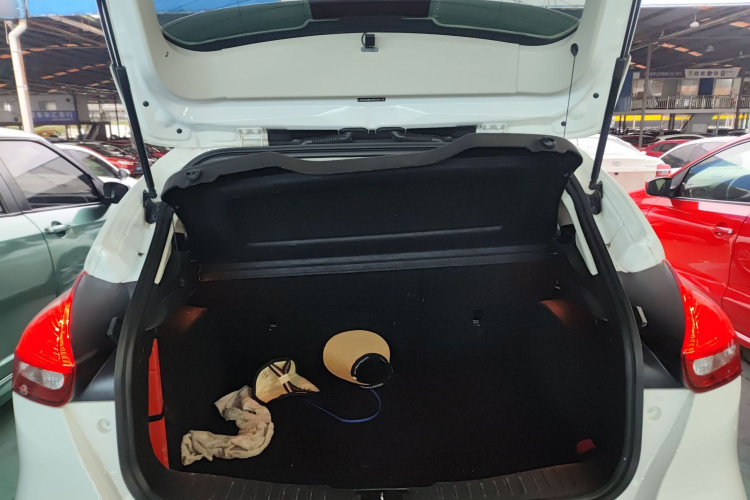 福特 福克斯 2017款 两厢 EcoBoost 125 手动超能风尚型智行版机舱底盘23