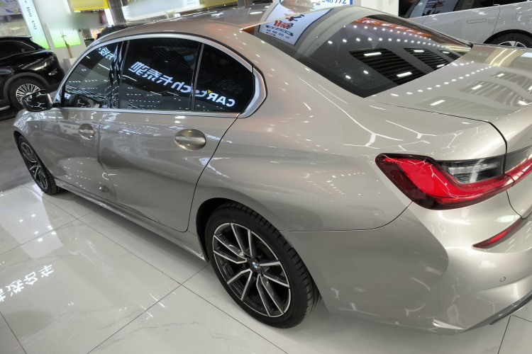 宝马3系 2021款 320Li M运动套装车身外观4