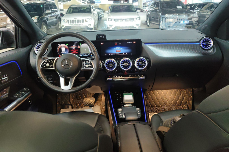 奔驰EQA 2023款 EQA 260中控内饰12