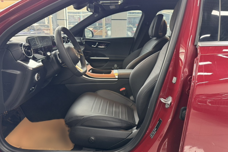 奔驰C级 2023款 改款二 C 260 L 运动版中控内饰7003