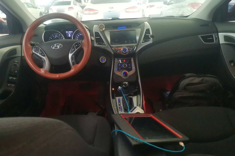 现代 朗动 2015款 1.6L 自动领先型中控内饰7002