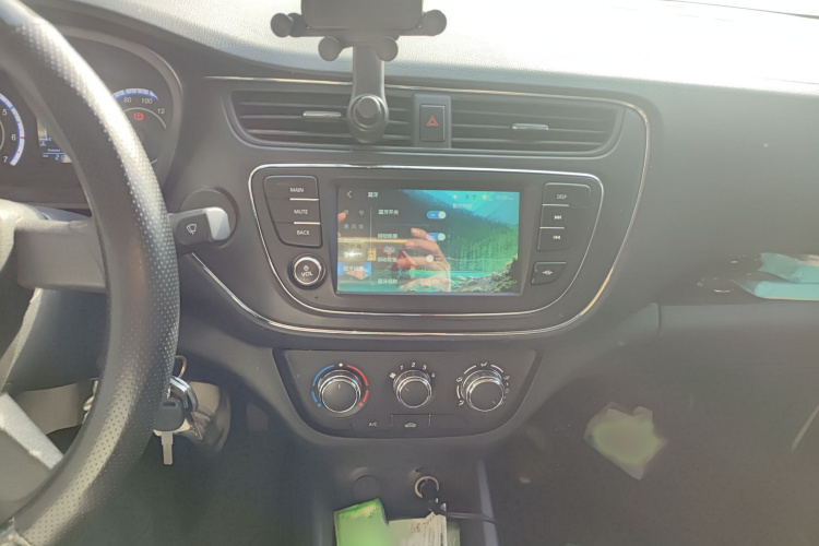 长安凯程 2021款 1.5L欧诺S智享版非空调客车JL473QG局部细节16