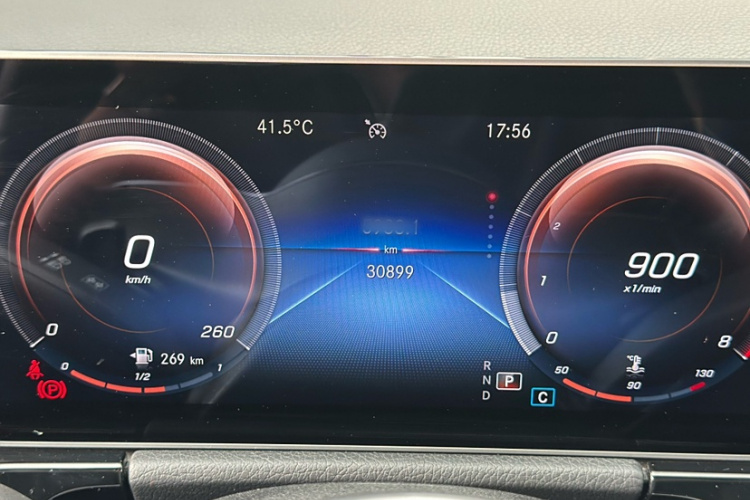 奔驰GLA 2020款 GLA 200中控内饰7010