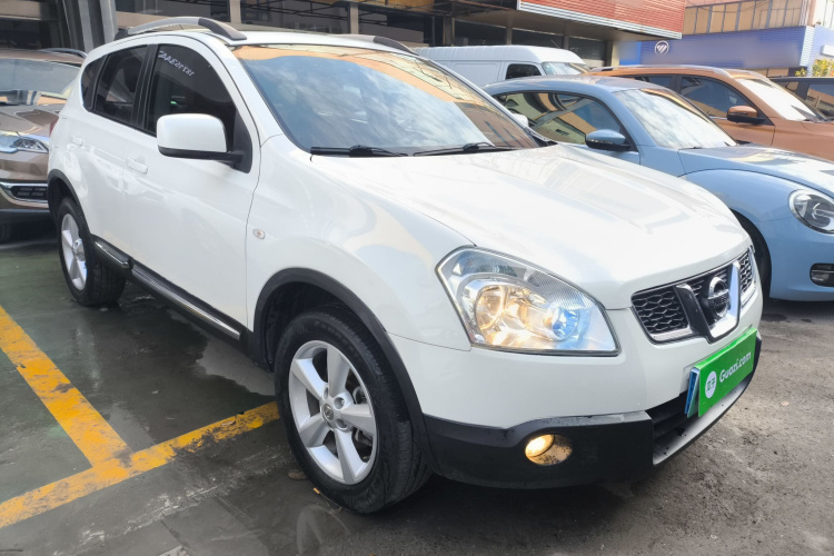 日产 逍客 2015款 2.0XL 酷火 CVT 2WD车身外观3