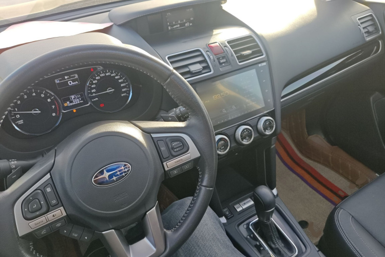 斯巴鲁 森林人 2018款 2.0i 时尚导航版中控内饰7002
