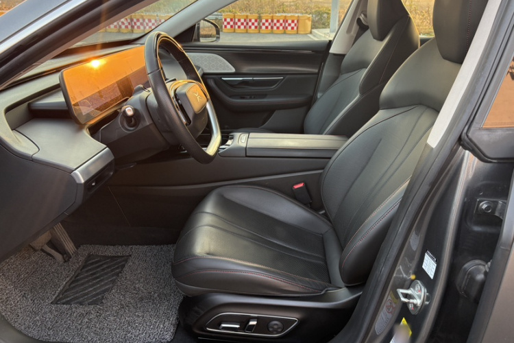 小鹏P7 2020款 670N局部细节19