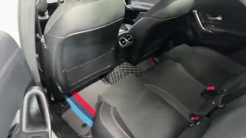 奔驰A级 2021款 A 200 L 运动轿车时尚型实拍1