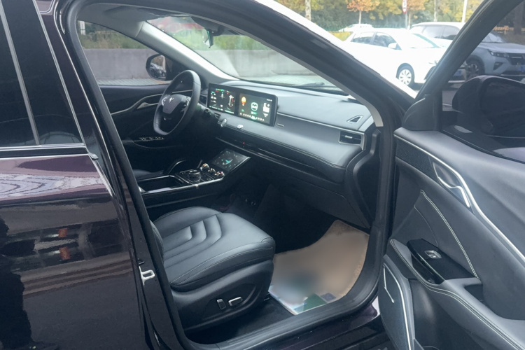 哪吒汽车 哪吒U 2021款 Pro 500 环球版中控内饰7003