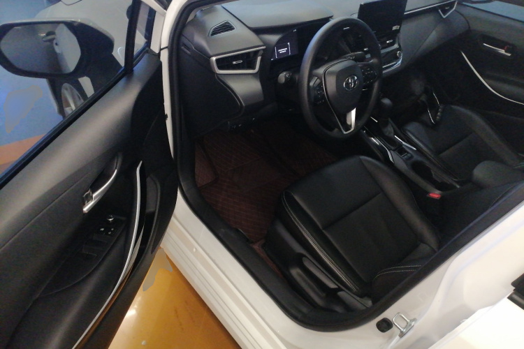 丰田 卡罗拉 2023款 1.8L 智能电混双擎 精英版中控内饰20