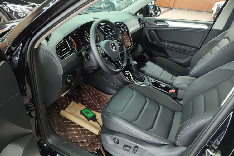 大众 途观L 2021款 330TSI 自动两驱智享版中控内饰20